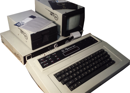 AVL Road runner
              with RX1 expander, FD1 floppy drive and VM 5 5"
              Monitor